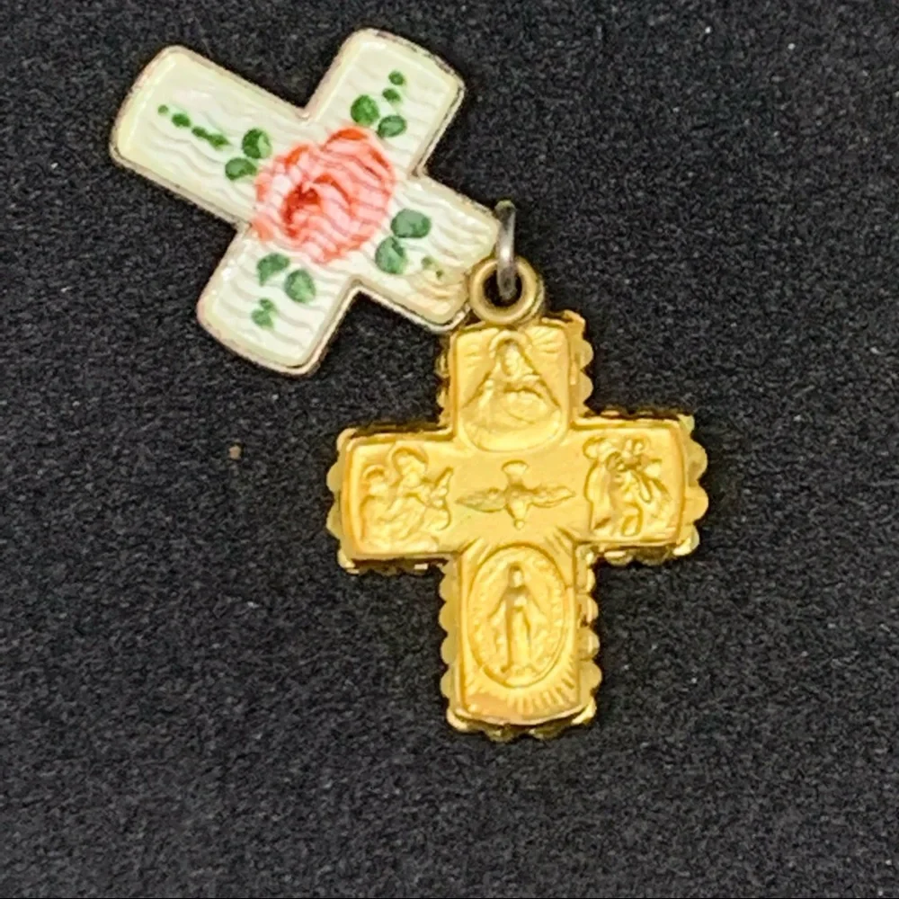 Small gold toned Catholic cross